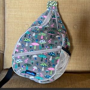 RARE PATTERN. Also rare to find together. Used lightly.